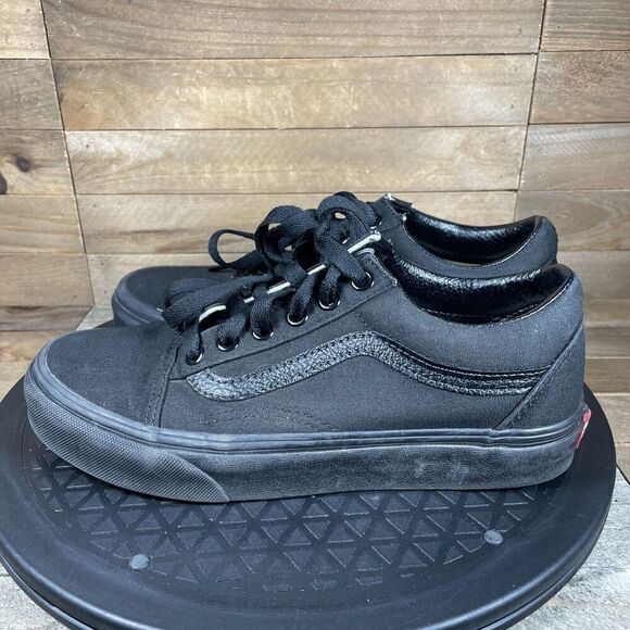 VANS Womens Size 6.5 Old Skool Sneakers Triple Black Shoes Lace Up - Picture 3 of 10